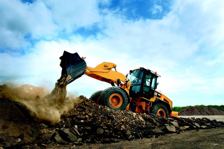 Caterpillar rijwerk onderdelen regelmatig en aangepast onderhouden voor hun veilige werking 